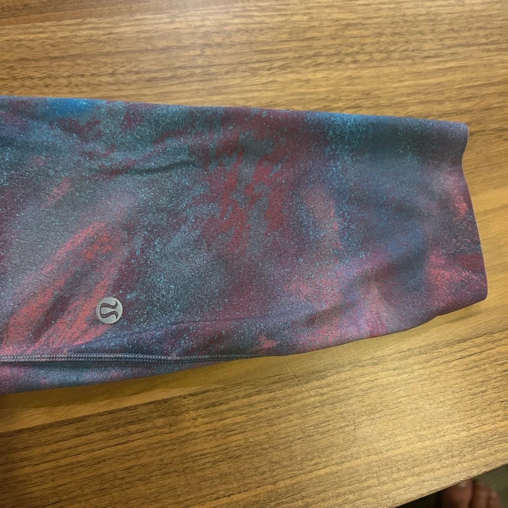 Lululemon Athletica Blue and Pink Leggings - Picture 8 of 11